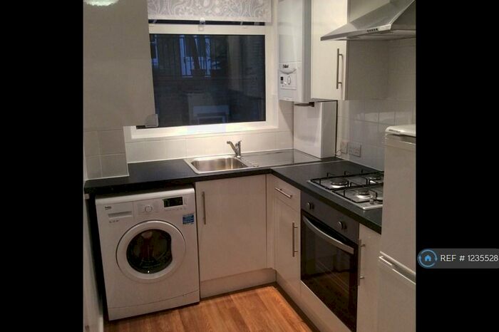 1 Bedroom Flat To Rent In Crescent Court, London, N8
