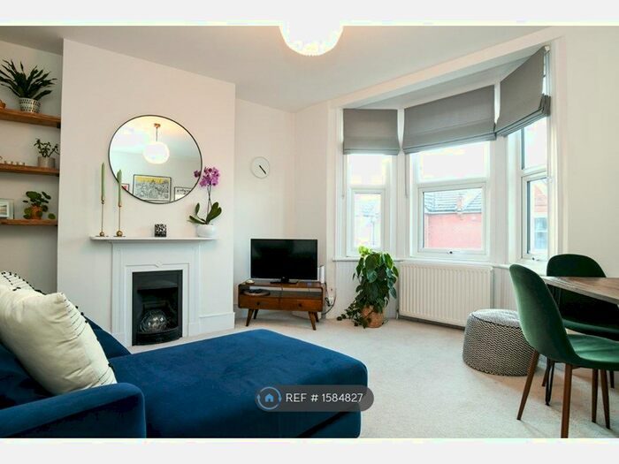 1 Bedroom Flat To Rent In Payne Avenue, Hove, BN3