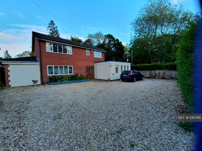 5 Bedroom Detached House To Rent In Pine Road, Chandler's Ford, SO53