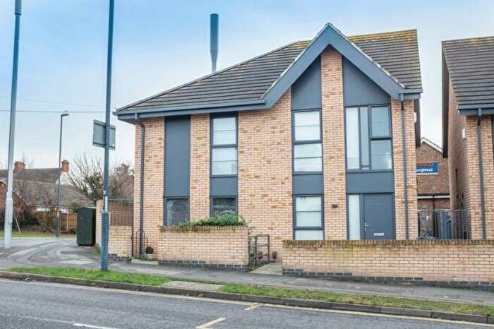 3 Bedroom House To Rent In Parkway, Derby, DE73