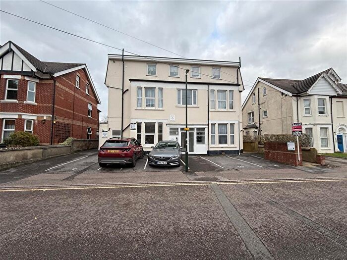 2 Bedroom Flat For Sale In Westby Road, Bournemouth, BH5