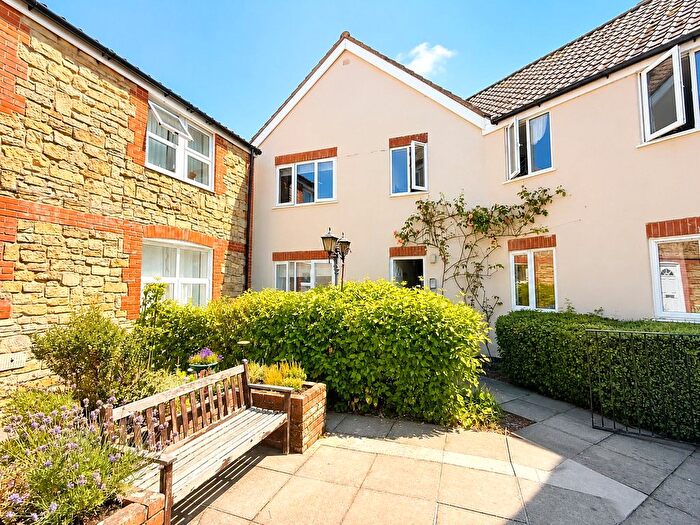 1 Bedroom Flat For Sale In Vineys Yard, Bruton, Somerset, BA10