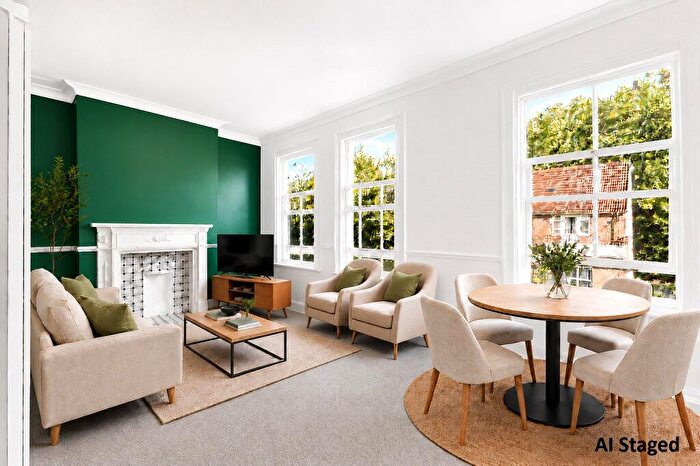 2 Bedroom Flat For Sale In Brettenham Road, Walthamstow, London, E17