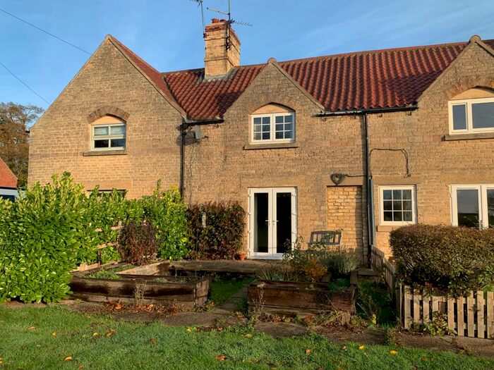 2 Bedroom Cottage To Rent In New Row, Aisby, Grantham, NG32
