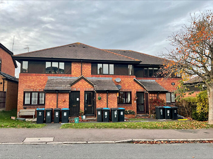 1 Bedroom Apartment To Rent In Carman Court, Tring, HP23