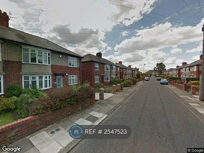 2 Bedroom Flat To Rent In High Heaton, Newcastle Upon Tyne, NE7