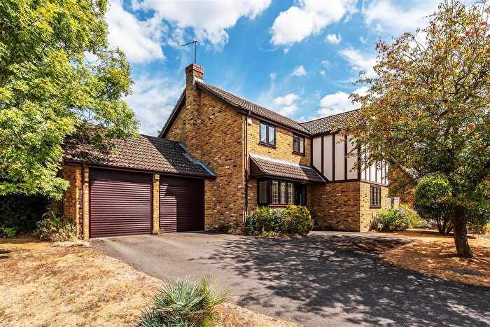 4 Bedroom Detached House For Sale In Ashwood Park, Fetcham, KT22