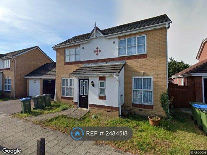 4 Bedroom Detached House To Rent In Grasshaven Way, London, SE28