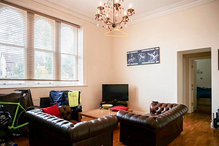 2 Bedroom Apartment To Rent In Otley Road, Leeds, LS6