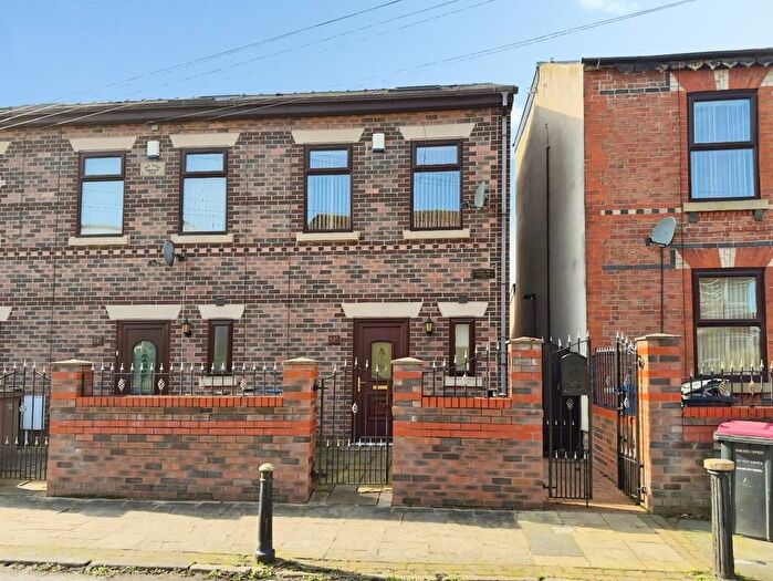 4 Bedroom End Terrace House To Rent In Philip Street, Eccles, Manchester, M30