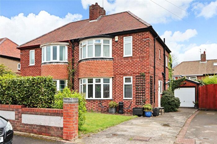 3 Bedroom Semi Detached House For Sale In Hadrian Avenue, Chester Le Street, Durham, DH3