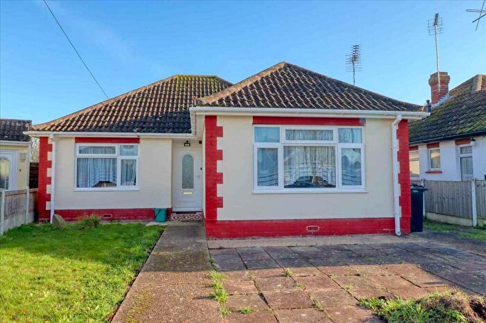 2 Bedroom Bungalow For Sale In Spenser Way, West Clacton, CO15