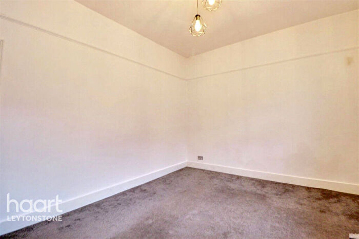3 Bedroom End Of Terrace House To Rent In Selby, London, E11