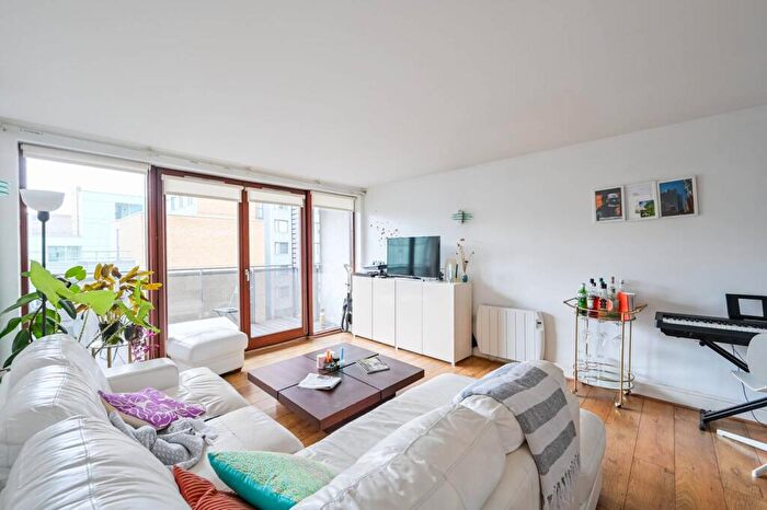 2 Bedroom Flat To Rent In Assam Street, Aldgate, London, E1