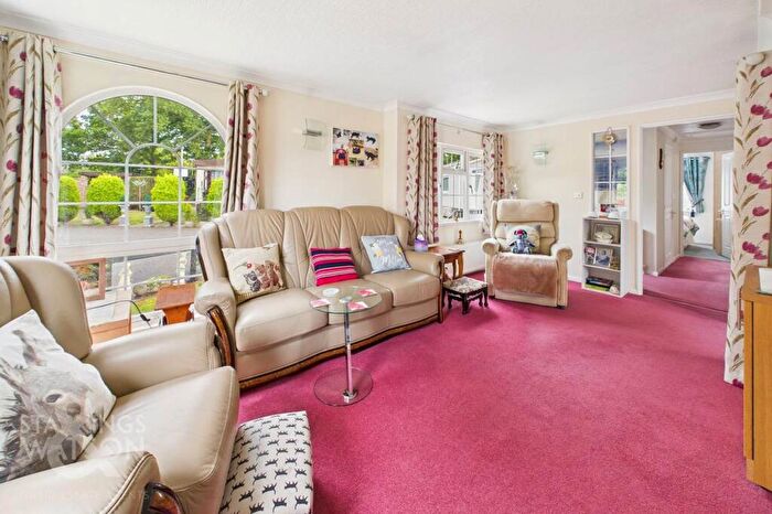 2 Bedroom Park Home For Sale In Shepherds Grove Park, Stanton, Bury St Edmunds, IP31
