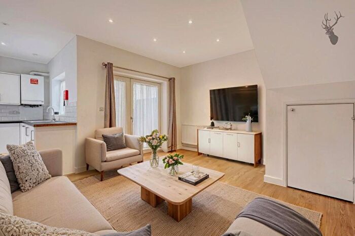 3 Bedroom Terraced House For Sale In Chestnut Avenue, Forest Gate, E7