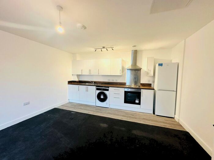 2 Bedroom Flat To Rent In Westbridge House, Nottingham, NG7