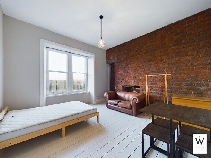 3 Bedroom Flat To Rent In Hmo Garnethill Street, City Centre, Glasgow, G3