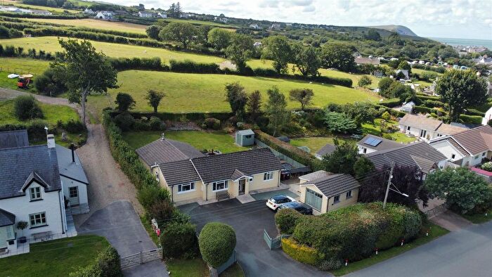 Detached Bungalow For Sale In Parc-Y-Nant, Parrog Road, Newport, SA42