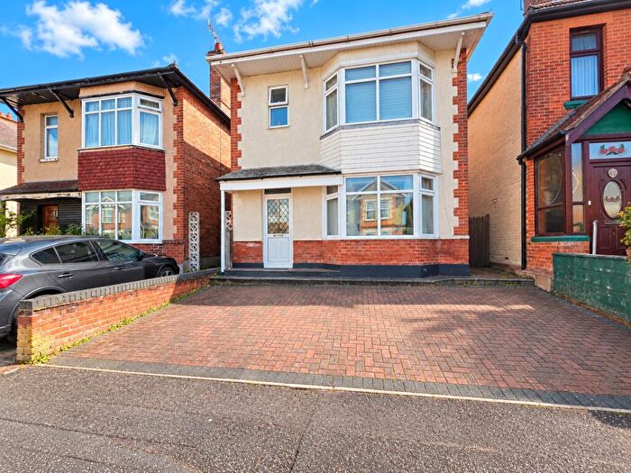 3 Bedroom Detached House For Sale In Frederica Road, Bournemouth, Dorset, BH9