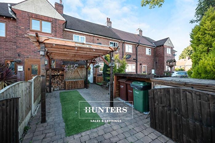 3 Bedroom Town House For Sale In Willow Park, Pontefract, WF8
