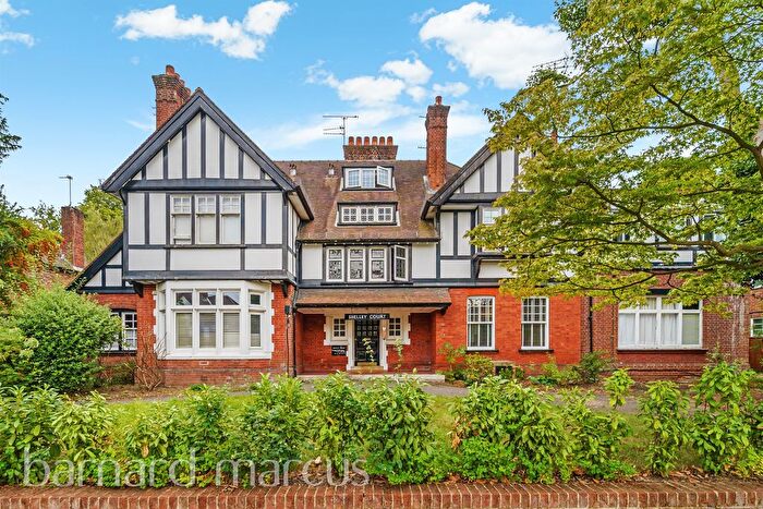 Studio For Sale In Lovelace Road, Surbiton, KT6