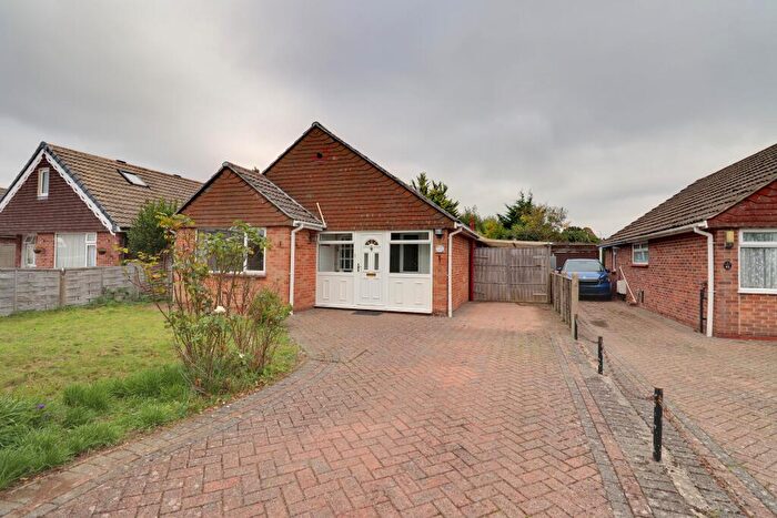 3 Bedroom Detached Bungalow For Sale In Andrew Crescent, Waterlooville, PO7