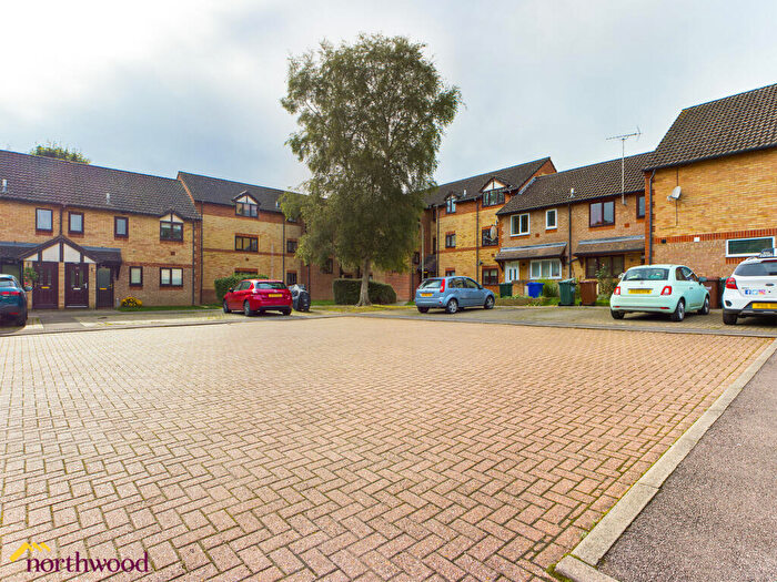1 Bedroom Flat To Rent In Broome Way, Banbury, OX16