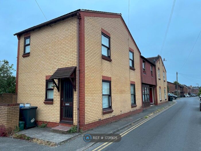 2 Bedroom Terraced House To Rent In Woodbine Cottages, Egham, TW20