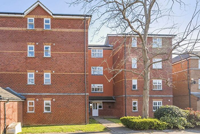 2 Bedroom Flat To Rent In Massingberd Way, Furzedown, London, SW17