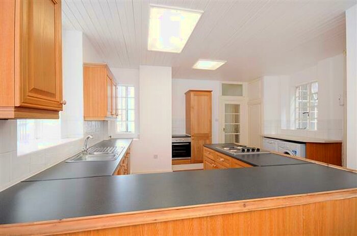 5 Bedroom Flat To Rent In Strathmore Court, Park Road, London, NW8