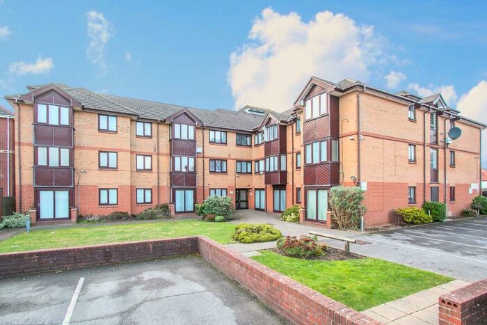 1 Bedroom Apartment To Rent In Cleveland Road, Bournemouth, BH1
