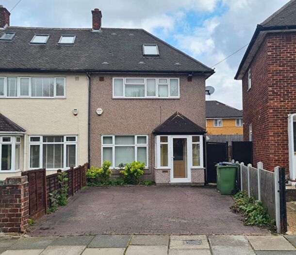 3 Bedroom Property To Rent In Tiverton Drive, London, SE9