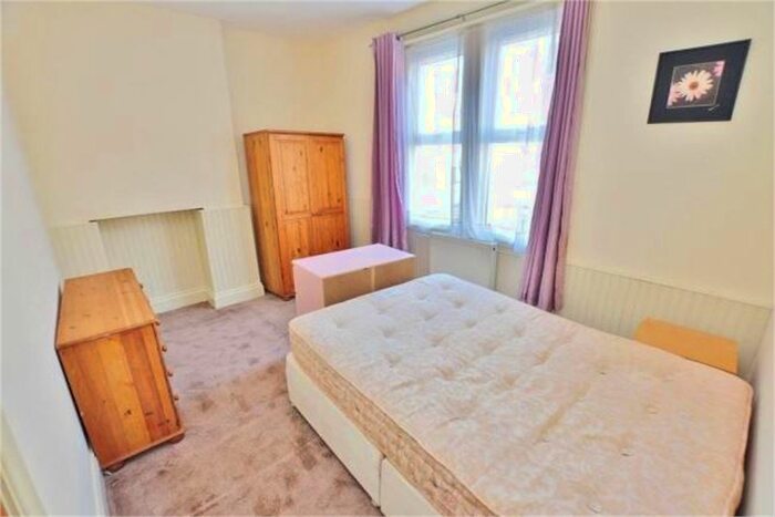 2 Bedroom Flat To Rent In Shipcote Terrace, Gateshead, NE8