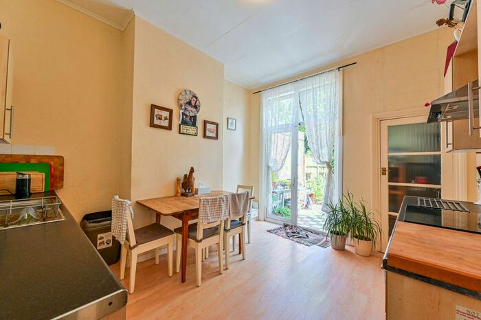 5 Bedroom Terraced House To Rent In Braxted Park, Streatham Common, London, SW16