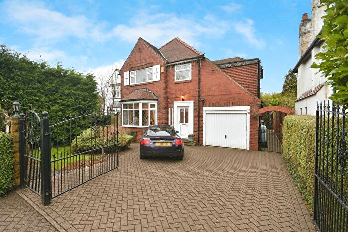 5 Bedroom Detached House For Sale In Wetherby Road, Leeds, LS17