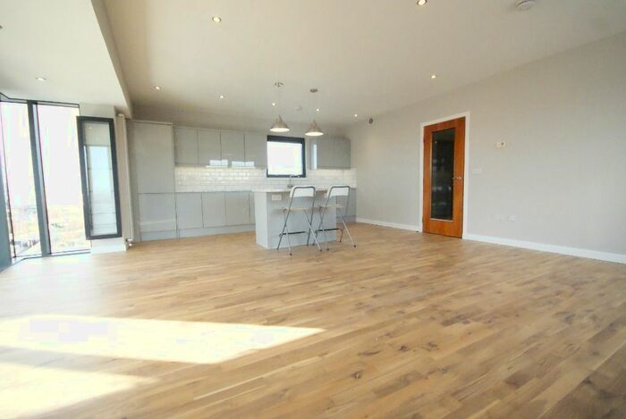 2 Bedroom Flat To Rent In Castlebank Drive, Glasgow Harbour, Glasgow, G11