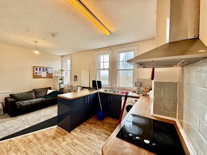 6 Bedroom Flat To Rent In Aylward Street, Portsmouth, PO1