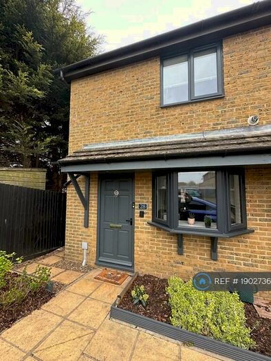 2 Bedroom Semi-Detached House To Rent In Alexander Close, Sandwich, CT13