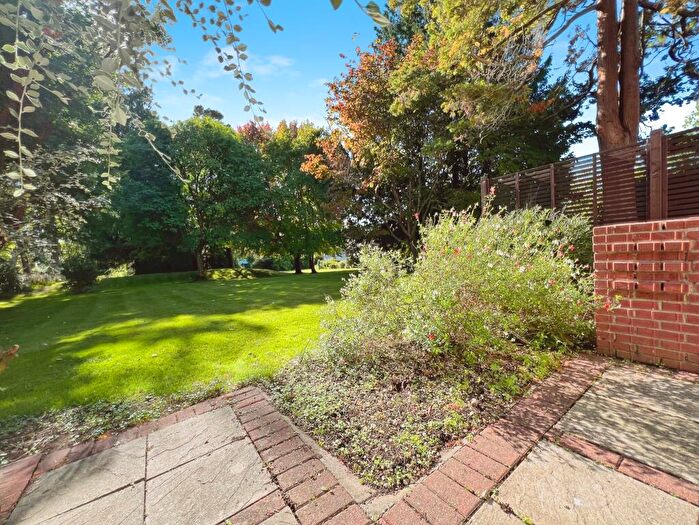 4 Bedroom House To Rent In Lingwood Close, Bassett, Southampton, SO16