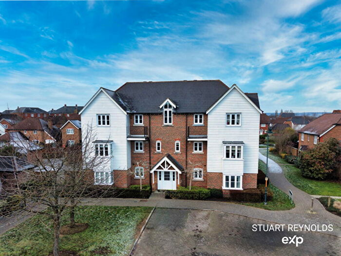 2 Bedroom Apartment For Sale In Amber Lane, Kings Hill, West Malling, Kent, ME19