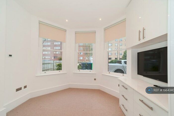 Studio To Rent In Adelaide Road, Surbiton, KT6