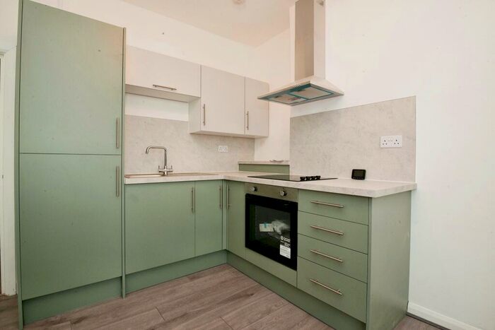 2 Bedroom Apartment To Rent In Piercefield Place, CF24