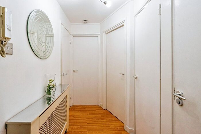 1 Bedroom Flat For Sale In Endell Street, London, WC2H