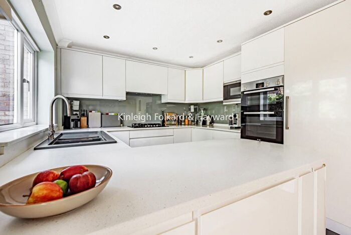 3 Bedroom Link Detached House To Rent In Rolvenden Gardens, Bromley, BR1