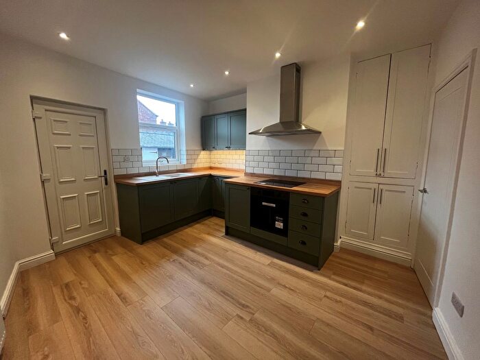 3 Bedroom Property To Rent In Barker Lane, Chesterfield, S40
