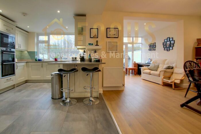 4 Bedroom Semi-Detached House To Rent In Grange Road, Wigston, LE18