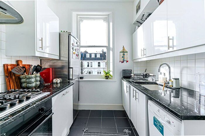 2 Bedroom Flat To Rent In Flat, Sinclair Road, Olympia, London, W14