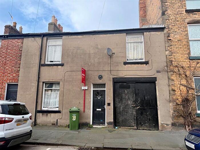 2 Bedroom Flat For Sale In Nelson Street, Scarborough, YO12