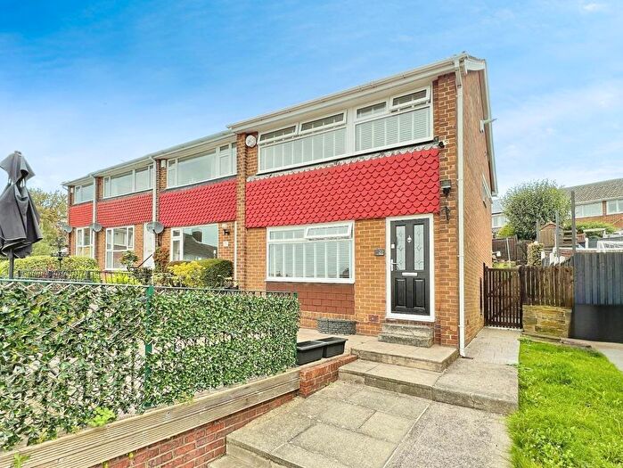 2 Bedroom End Terrace House For Sale In Cavendish Rise, Pudsey, LS28